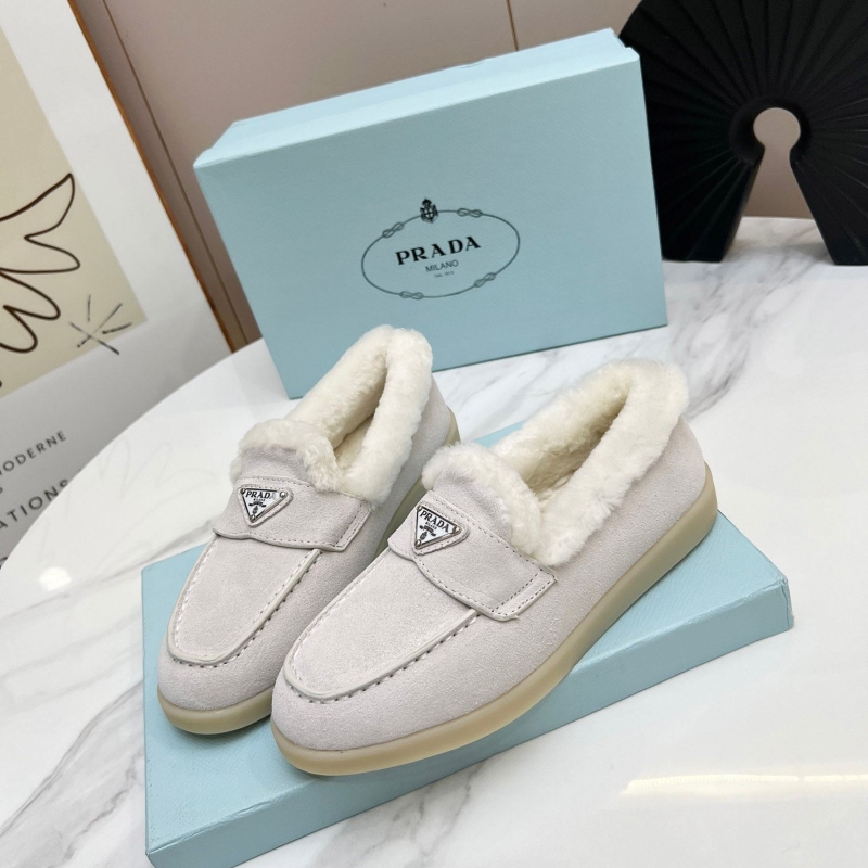 Pra*a casual shoes
